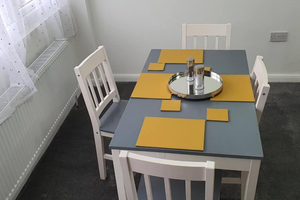 Exquisite And Modern 2 Bed Maisonette Harmondsworth Екстериор снимка